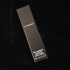 Brand new Mac cosmetics Pro longwear concealer